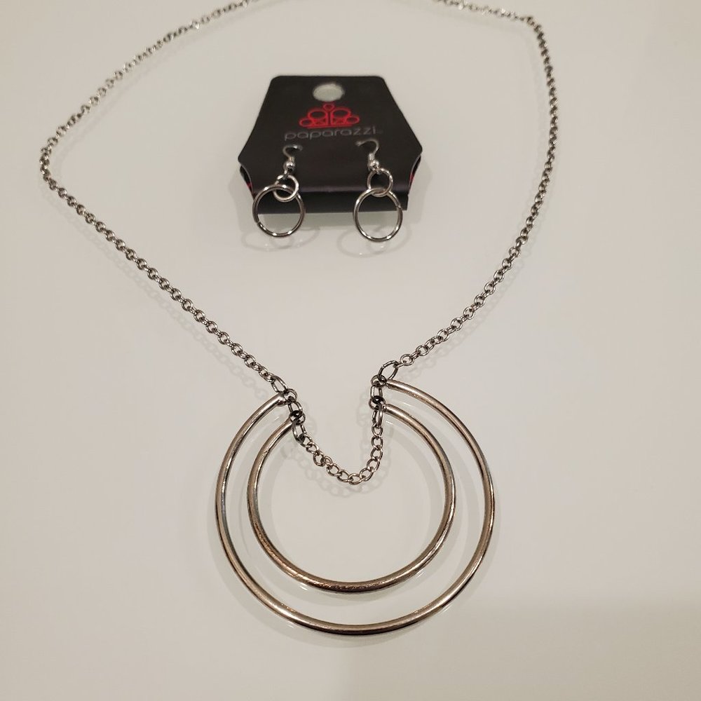 Paparazzi Silver Earring & Necklace Set